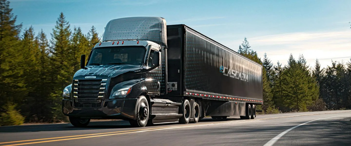 Freightliner eCascadia en carretera