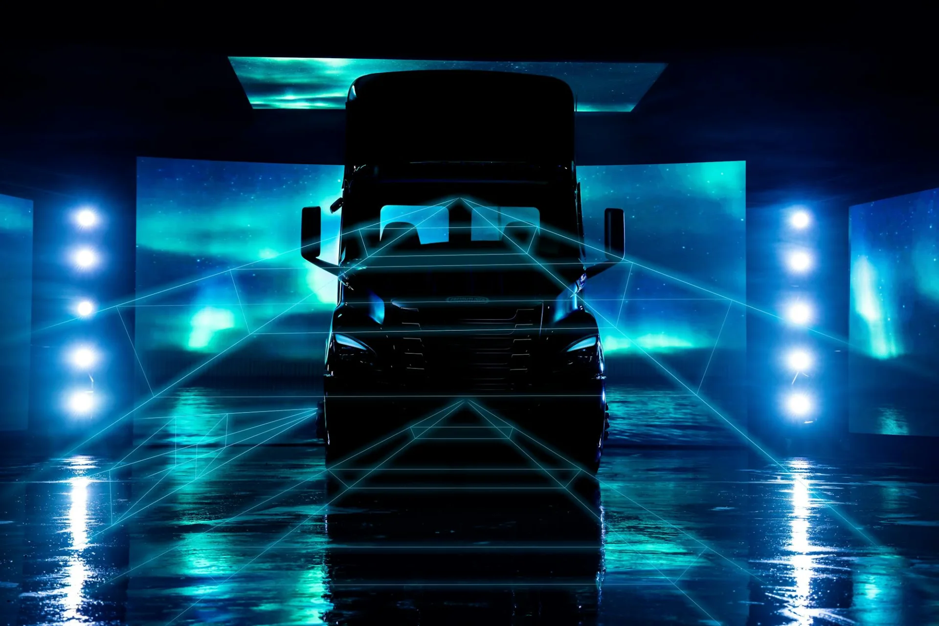 Freightliner eCascadia iluminado en estudio