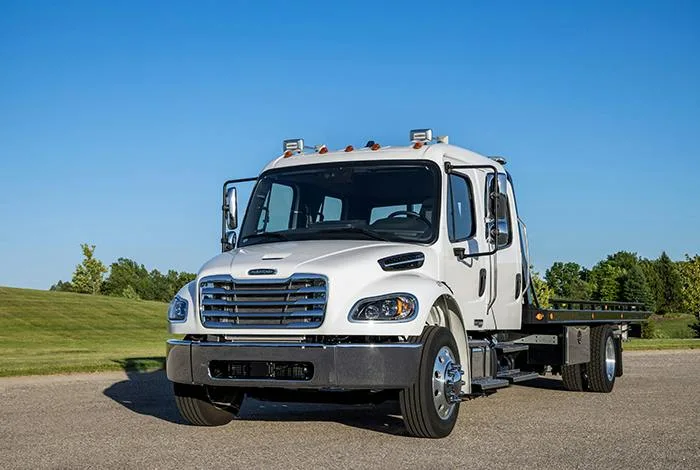 Freightliner M2 con plataforma