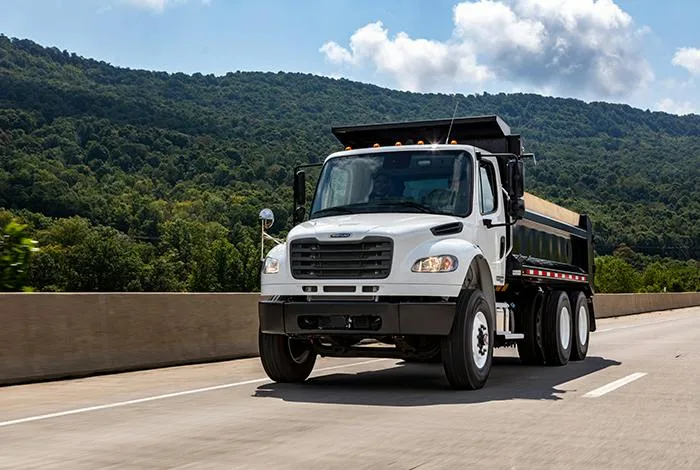 Freightliner M2 de volteo